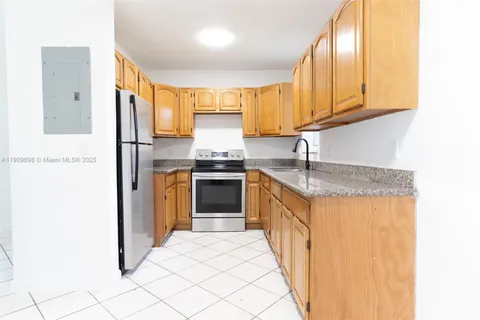 3010 NW 171st Ter, Miami Gardens FL 33056