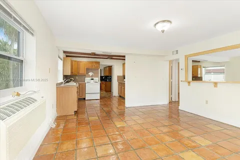 4421 SW 73rd Ter, Davie FL 33314