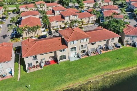 174 Riviera Cir # 4, Weston FL 33326