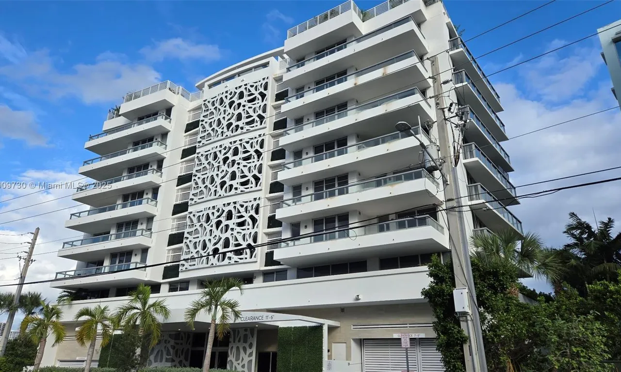 9261 E Bay Harbor Dr # 402, Bay Harbor Islands FL 33154