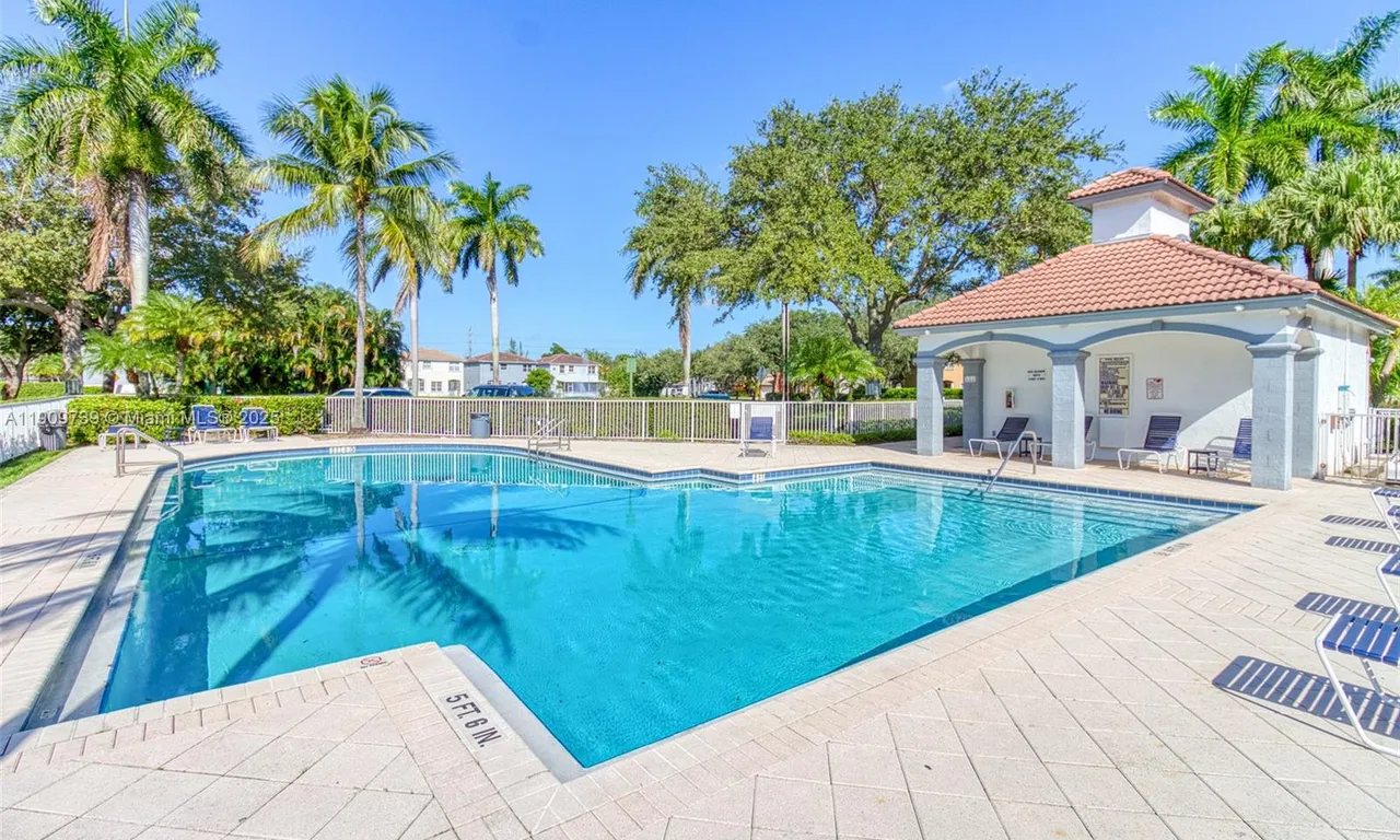 3839 SW 51st St, Hollywood FL 33312