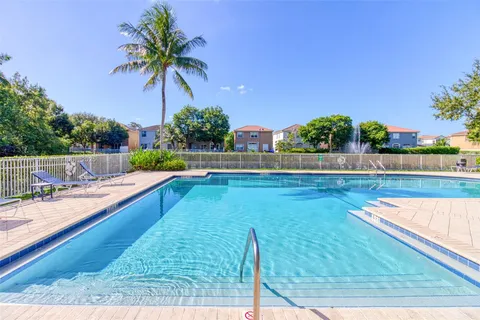 3839 SW 51st St, Hollywood FL 33312