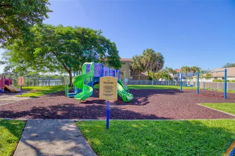 3839 SW 51st St, Hollywood FL 33312