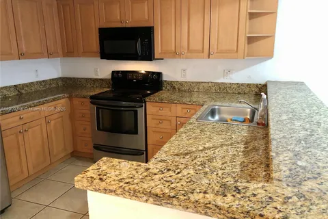 5201 Geneva Way # 102, Doral FL 33166