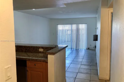 5201 Geneva Way # 102, Doral FL 33166