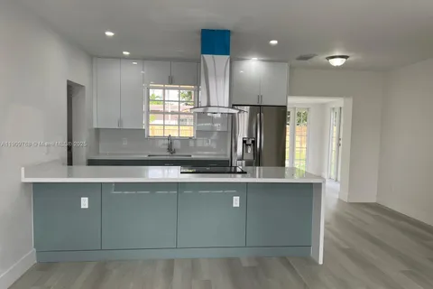 1185 W 50th St, Hialeah FL 33012