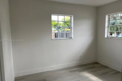 1185 W 50th St, Hialeah FL 33012