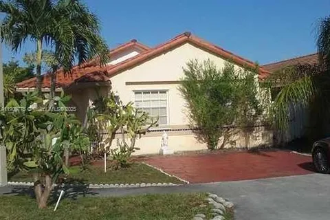 7599 W 4th Ct, Hialeah FL 33014