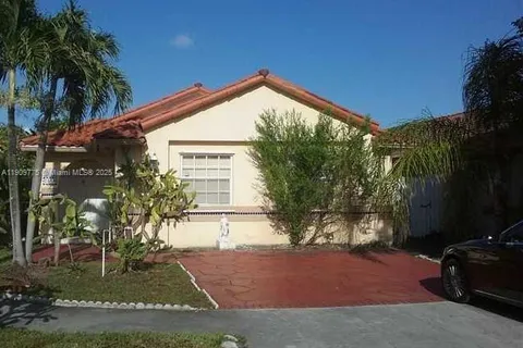 7599 W 4th Ct, Hialeah FL 33014