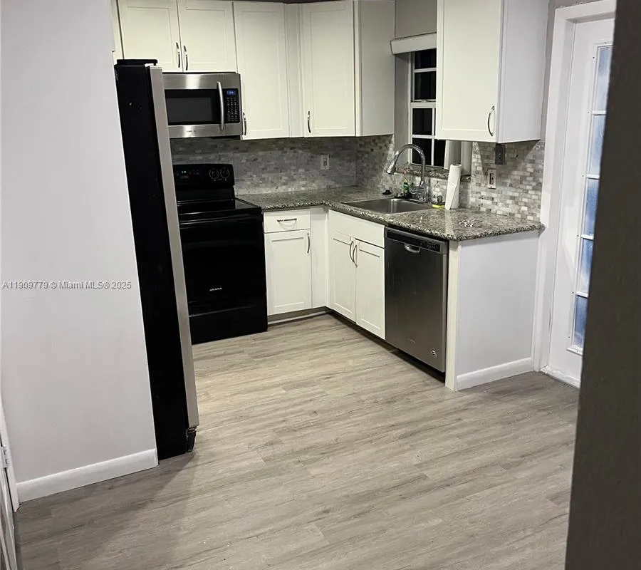 417 SW 8th Ave, Delray Beach FL 33444