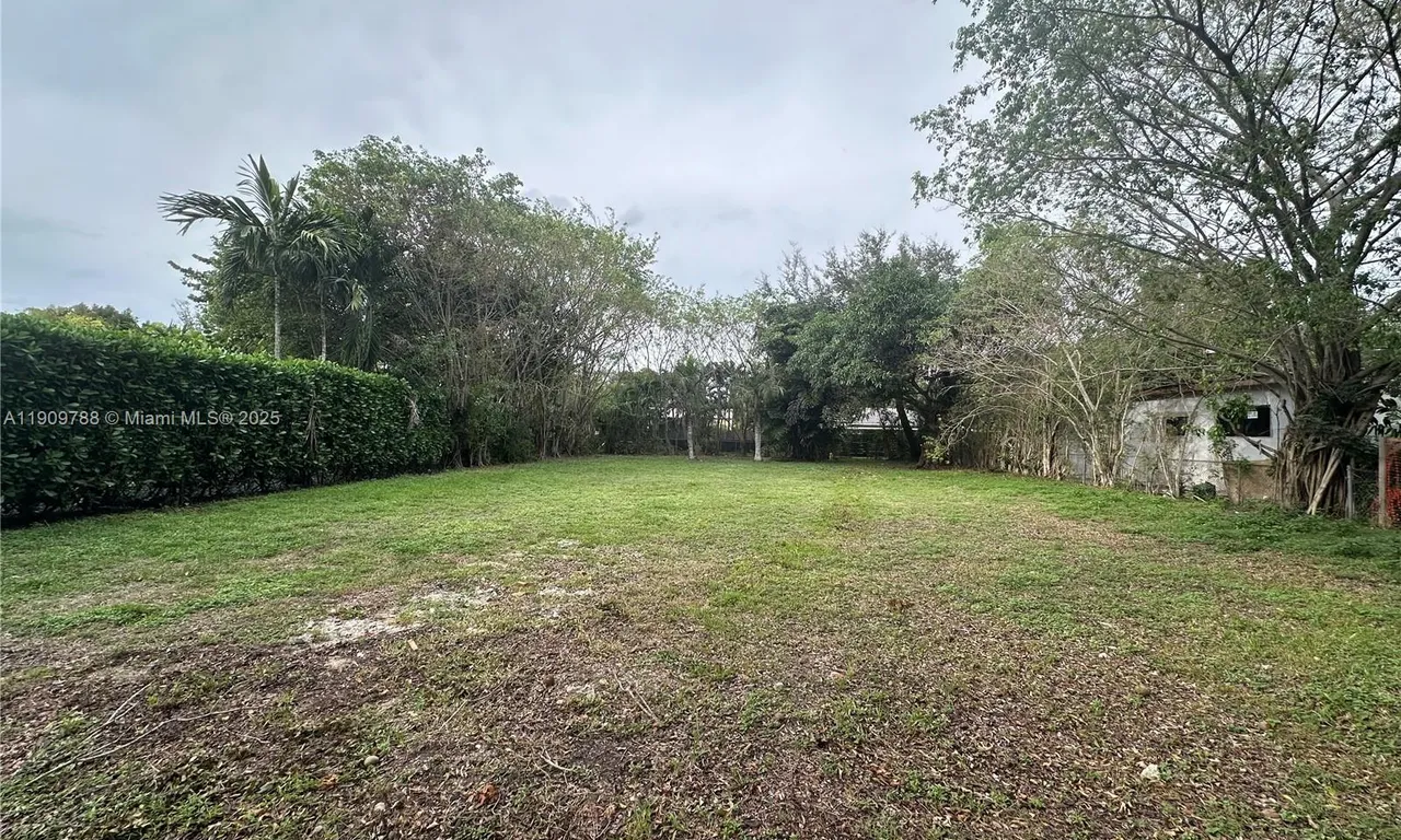 157 NW 104th St, Miami Shores FL 33150