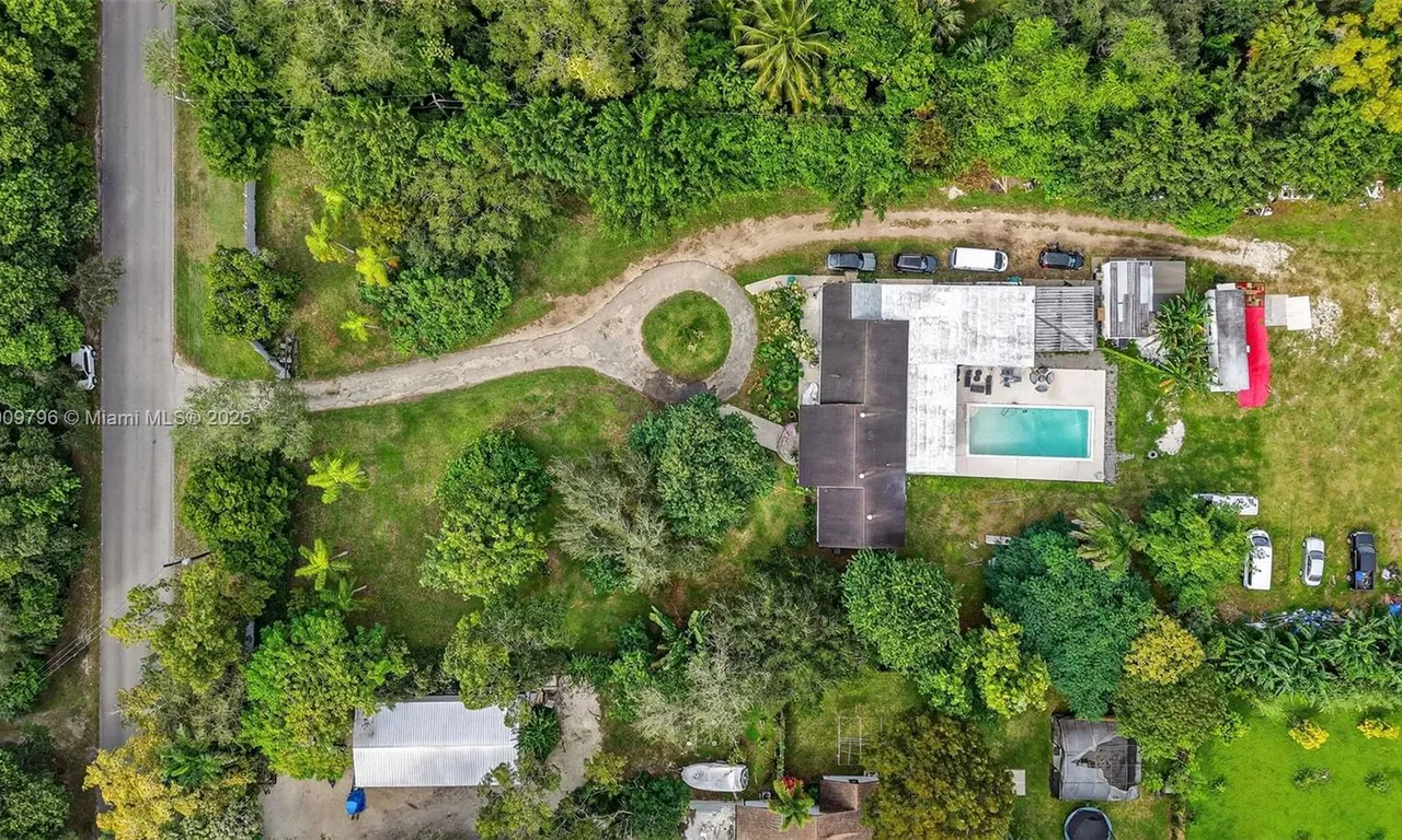 23825 SW 142nd Ave, Homestead FL 33032