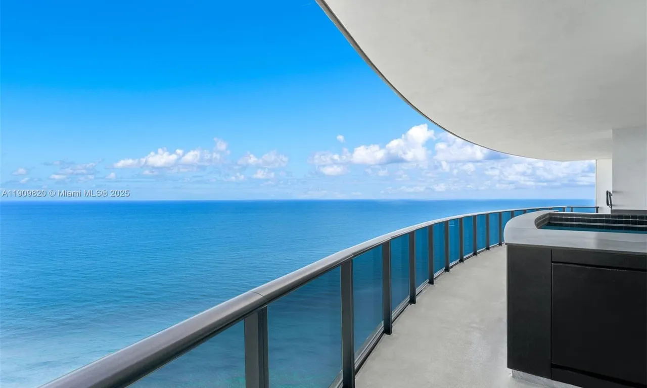 18555 Collins Ave # 3205, Sunny Isles Beach FL 33160