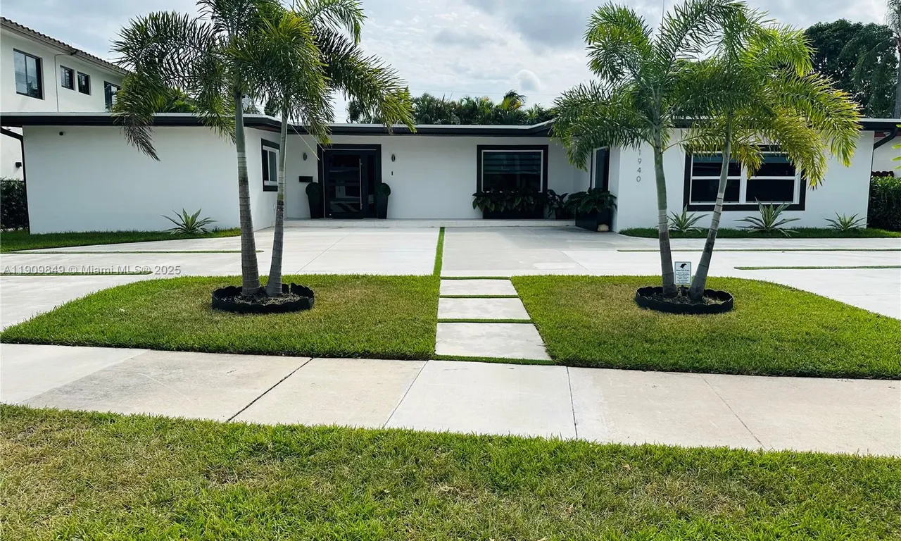 1940 NE 186th Dr, North Miami Beach FL 33179