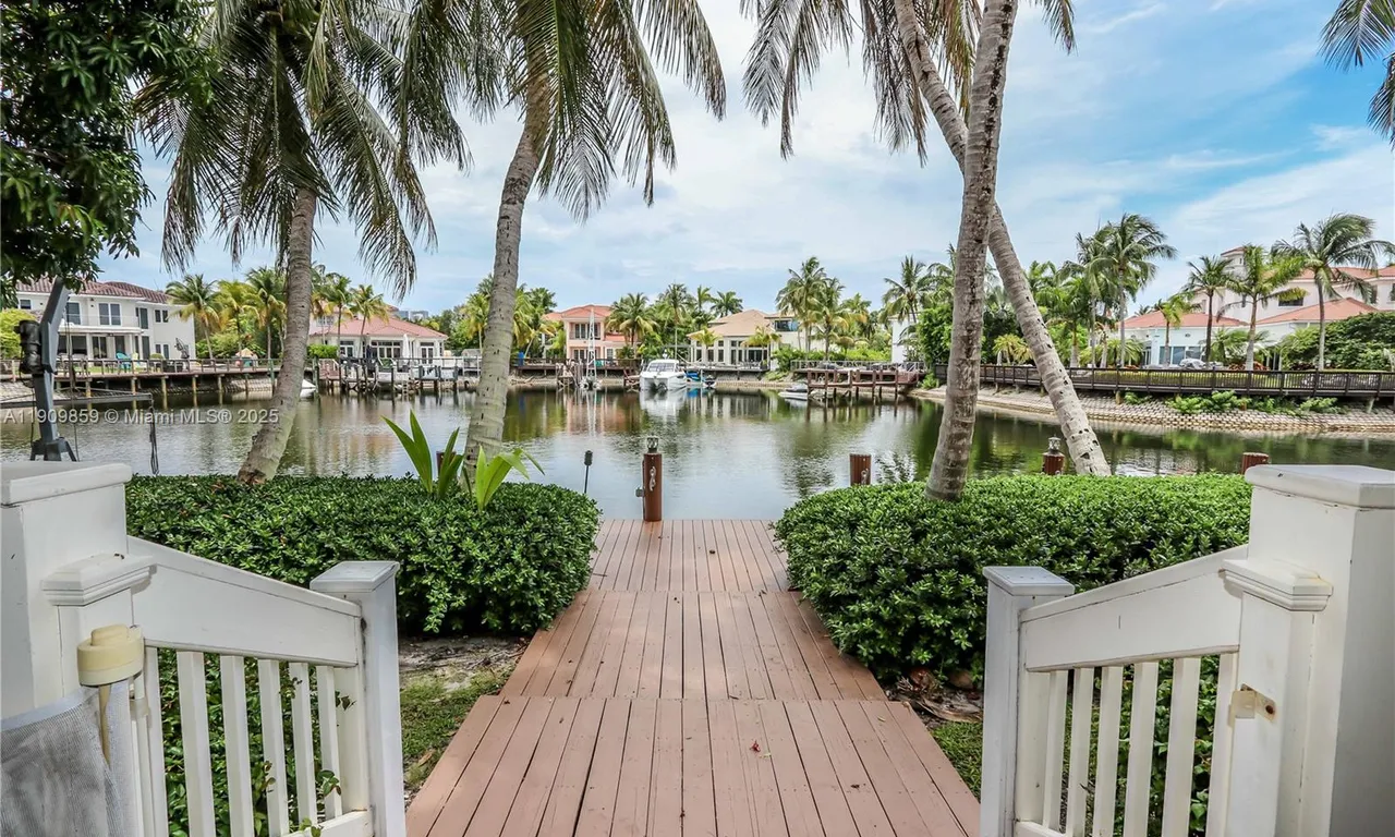 1108 Washington St, Hollywood FL 33019