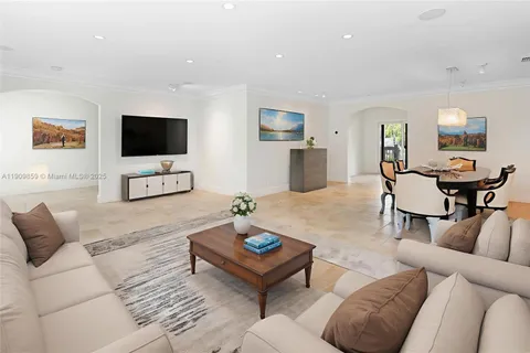 1108 Washington St, Hollywood FL 33019