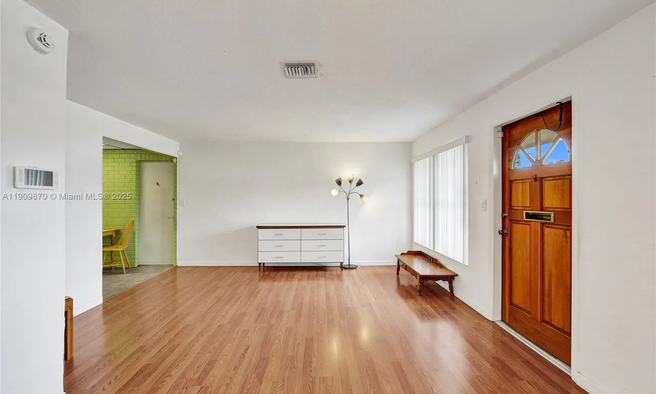 6622 Raleigh St, Hollywood FL 33024