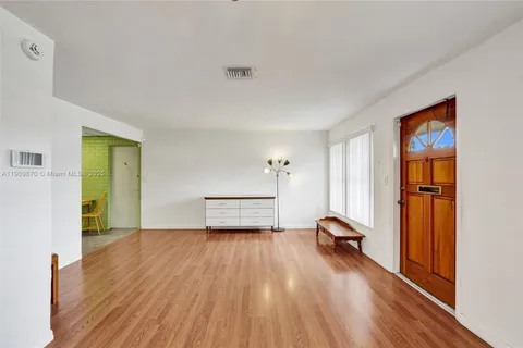 6622 Raleigh St, Hollywood FL 33024