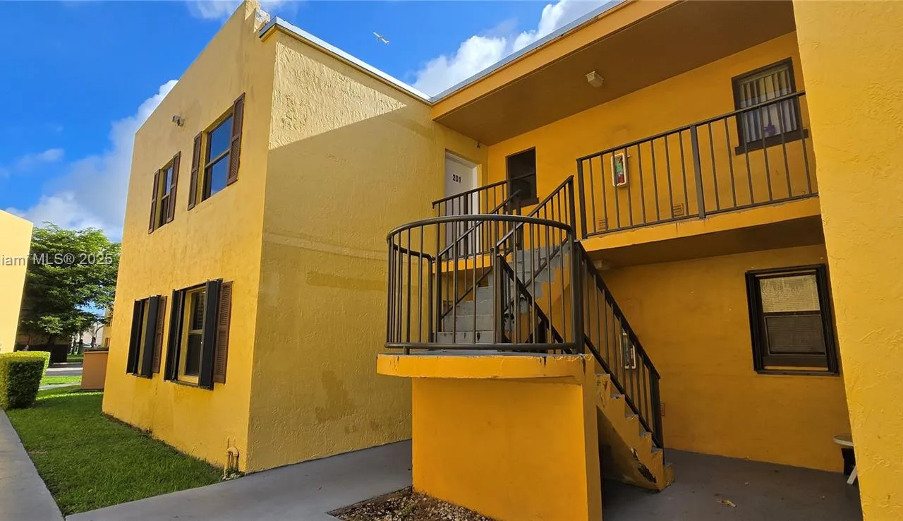 646 NW 114th Ave # 201, Sweetwater FL 33172