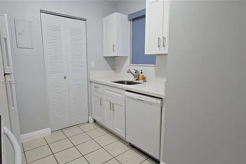 646 NW 114th Ave # 201, Sweetwater FL 33172