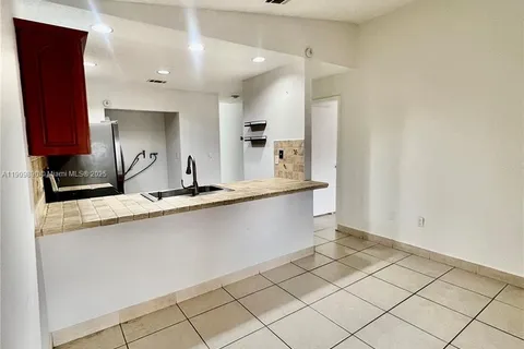 6430 W 25th Ln, Hialeah FL 33016