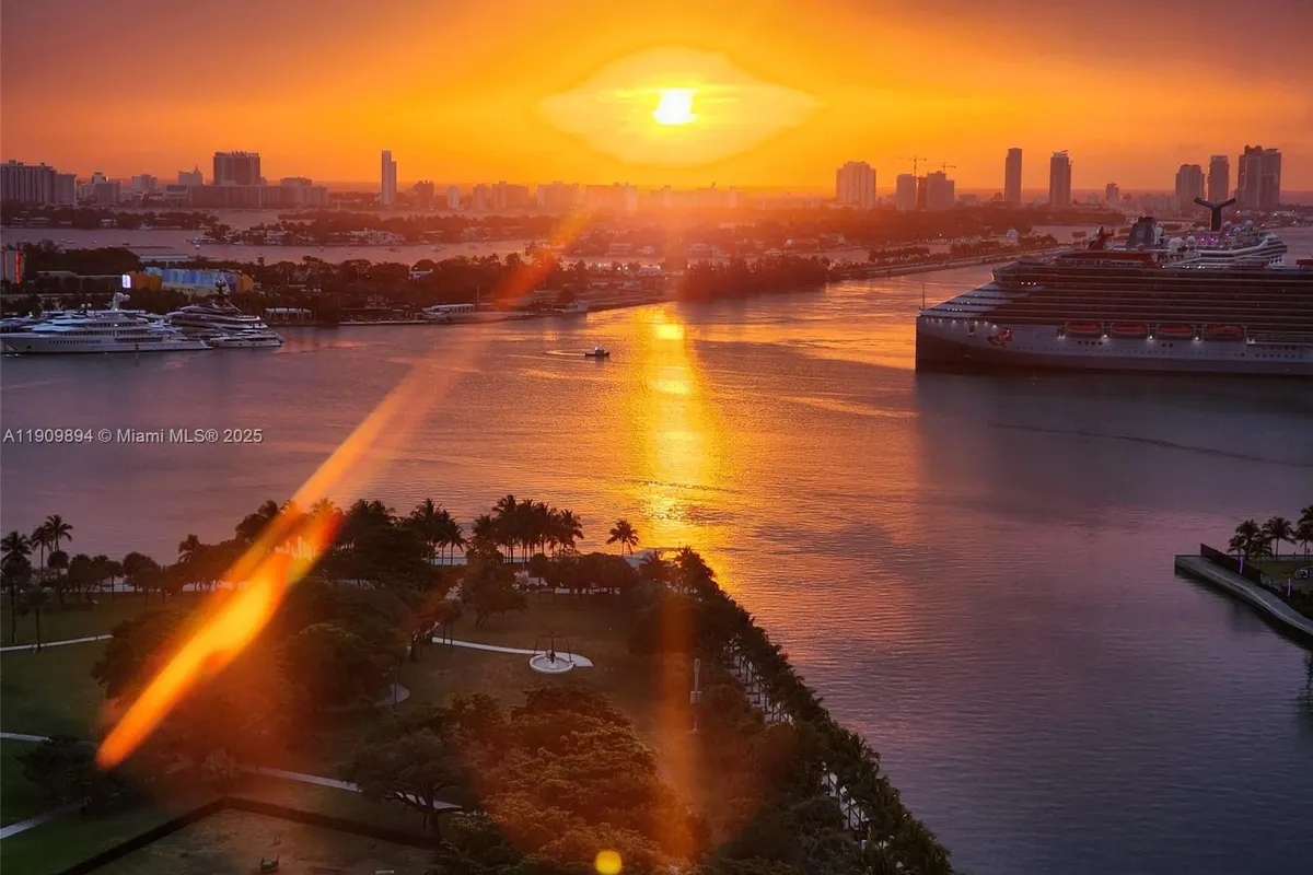 900 Biscayne Blvd # 2602, Miami FL 33132