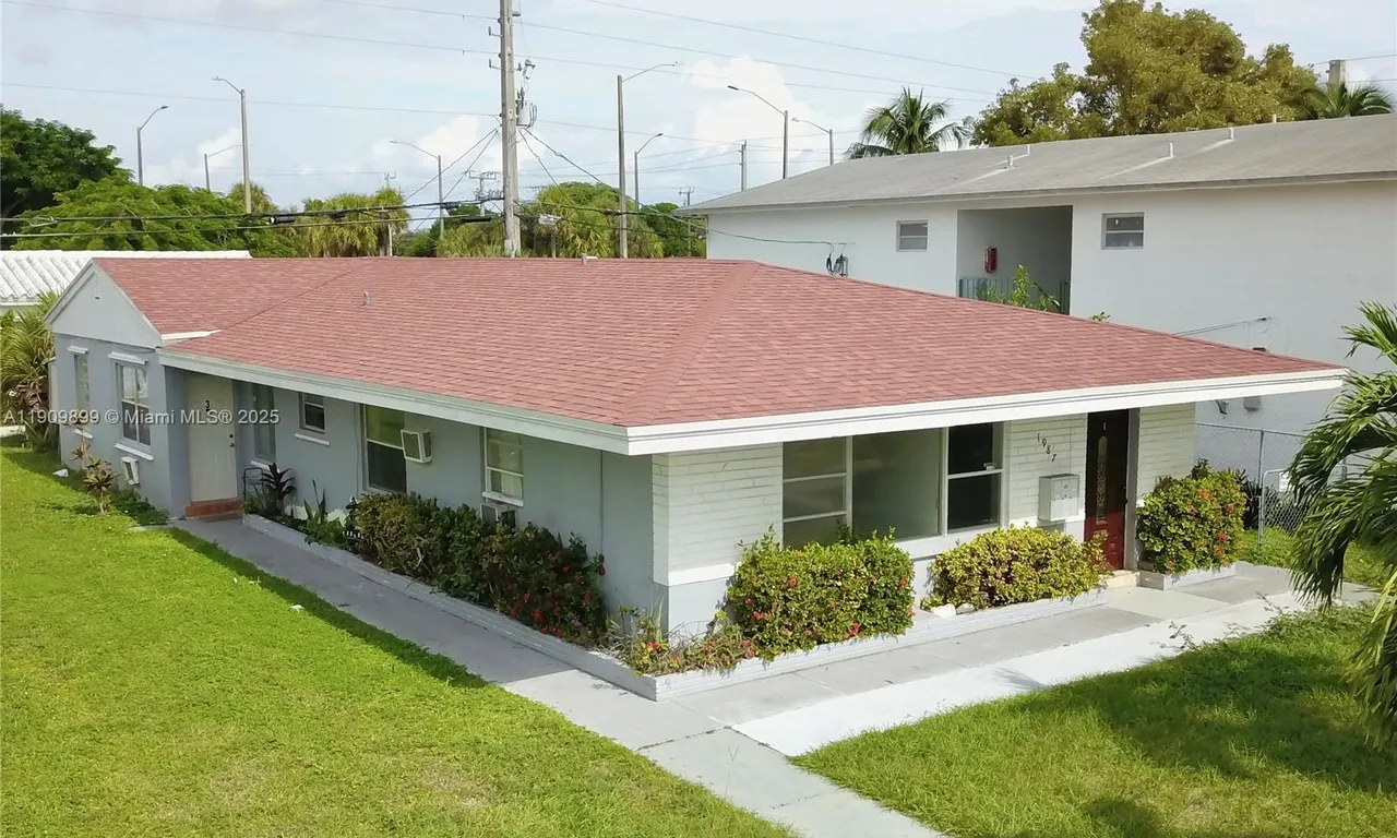 1987 NE 171st St, North Miami Beach FL 33162