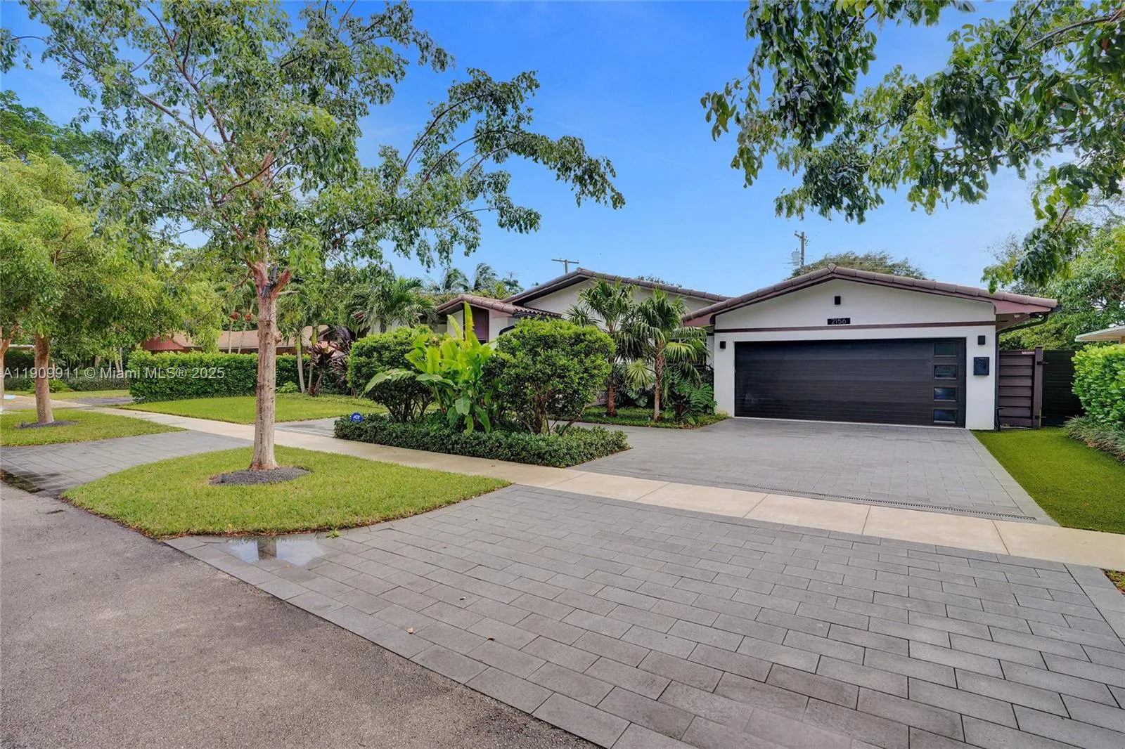 2156 NE 187th St, North Miami Beach FL 33179