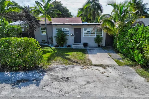 2326 Harding St, Hollywood FL 33020