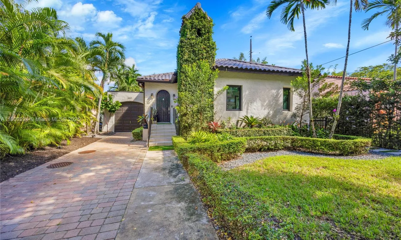 1009 Genoa St, Coral Gables FL 33134