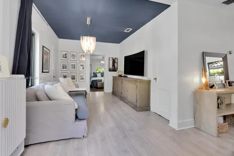 1009 Genoa St, Coral Gables FL 33134