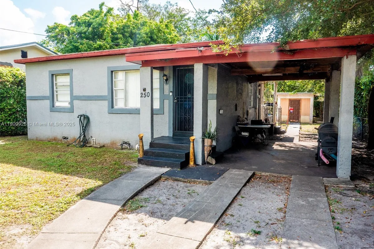 250 NW 51st St, Miami FL 33127