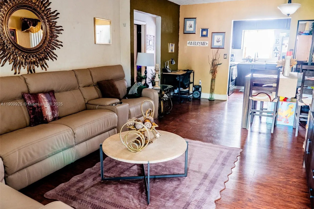 250 NW 51st St, Miami FL 33127