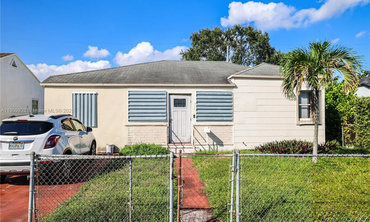 751 NW 64th St, Miami FL 33150