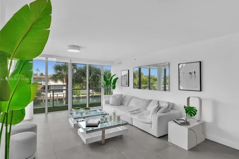 9940 W Bay Harbor Dr, Bay Harbor Islands FL 33154