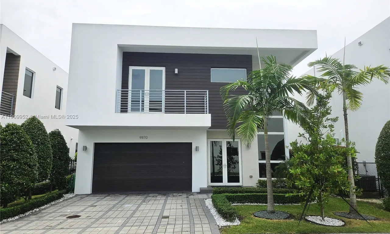 9870 NW 75th Ter, Doral FL 33178