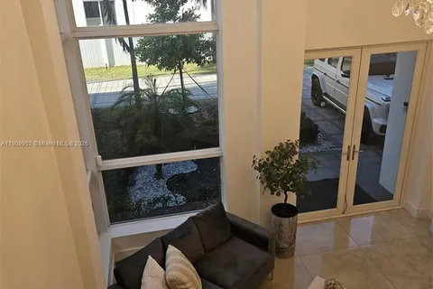 9870 NW 75th Ter, Doral FL 33178