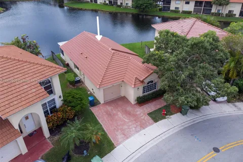 104 Danielle Ct, Weston FL 33326