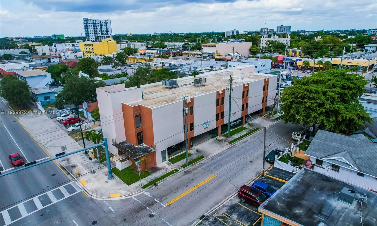 1901 SW 1st St, Miami FL 33135