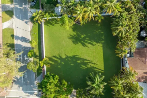 6224 La Gorce Dr, Miami Beach FL 33140