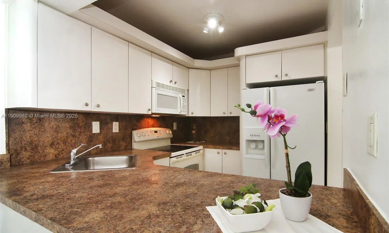 16465 NE 22nd Ave # 116, North Miami Beach FL 33160