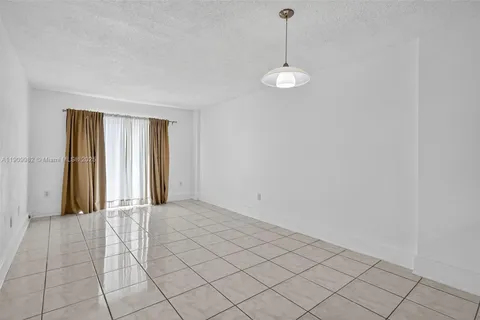 16465 NE 22nd Ave # 116, North Miami Beach FL 33160