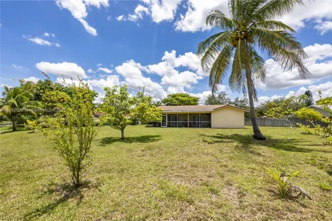 11351 NW 37th St, Coral Springs FL 33065