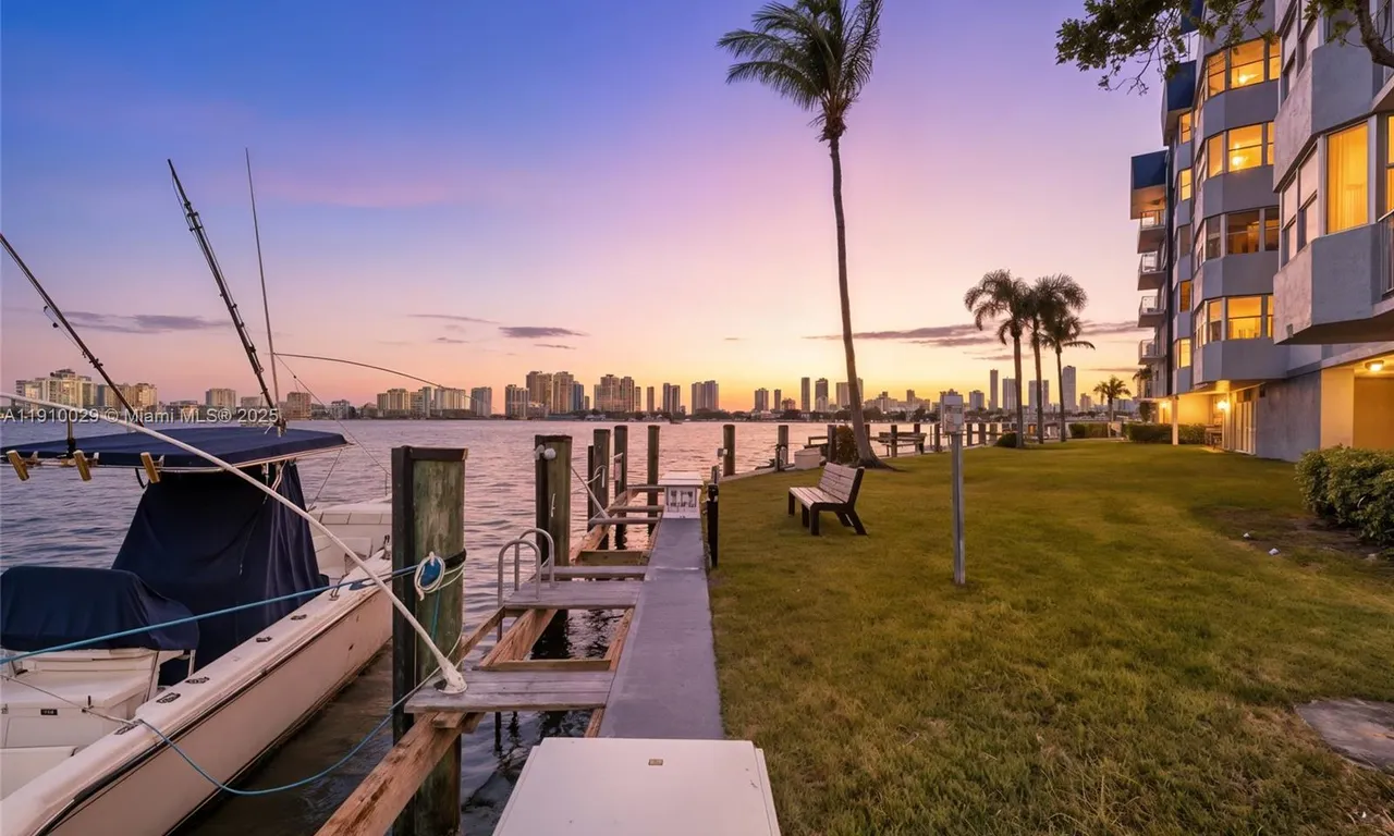 16546 NE 26th Ave # 3J, North Miami Beach FL 33160