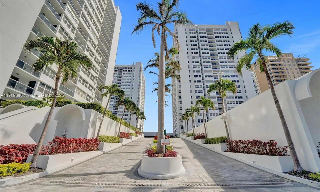 1880 S Ocean Dr # 203, Hallandale Beach FL 33009