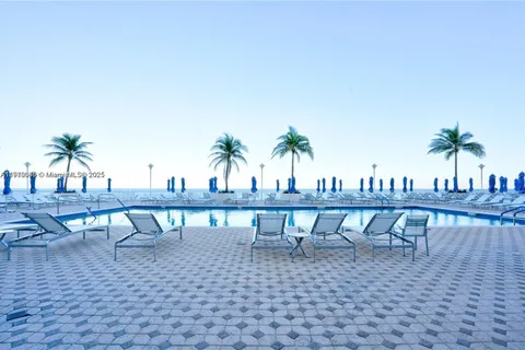 1880 S Ocean Dr # 203, Hallandale Beach FL 33009