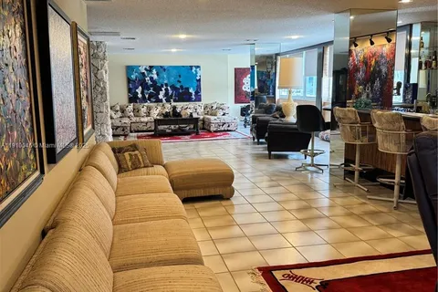 1880 S Ocean Dr # 203, Hallandale Beach FL 33009