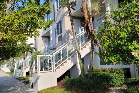 10280 NW 63rd Ter # 203, Doral FL 33178