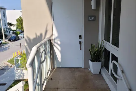 10280 NW 63rd Ter # 203, Doral FL 33178