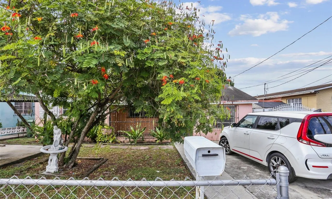 4166 E 10th Ct, Hialeah FL 33013